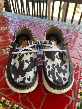 Hey Dudes sz8 womens